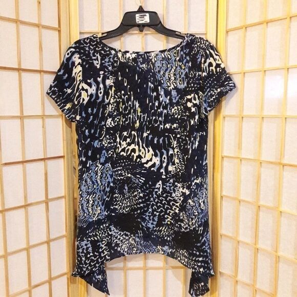 Cato Geometric Print Sharkbite Hem Blouse Sz S - Picture 2 of 5